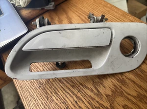 1993 1998 Lincoln Mark Viii driver's side door handle White - Picture 1 of 2
