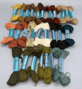 Lot Of 27 100% Wool Tapestry Yarn Skeins Anchor Assorted Colors - Picture 1 of 3