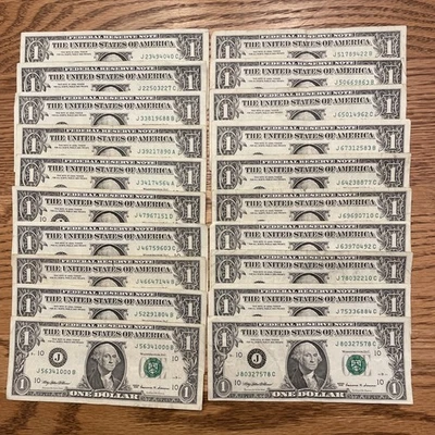 1999 Series J $1 One Dollar Bill Circulated.  J80327578C - Image 1 of 4