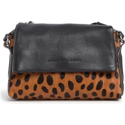 Bandolera de cuero Aimee Kestenberg genuina pelo de becerro guepardo correas ajustables Foto 1 de 4