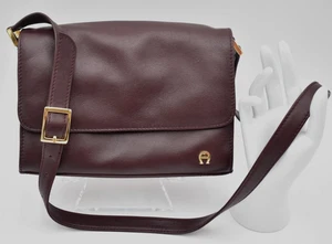 Vintage Etienne Aigner burgunderrot Schulter Handtasche Crossbody Frontklappe fantastischer Zustand - Bild 1 von 24