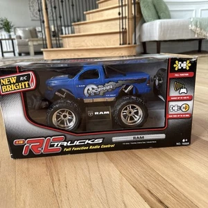 Nuovo Bright R/L Full Function Blu Mopar Dodge Ram Radiocomando Veicolo 1:16 - Foto 1 di 10