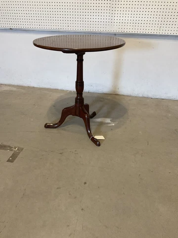 1800s walnut tilt top table tea table Nice Country Look Mellow Finish Cover
