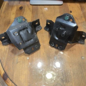 Engine Mounts Front LH & RH Fits Ford Mustang 5.0L E3ZZ6038D E45Y6038D - Picture 1 of 4