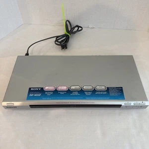 Reproductor de CD/DVD Sony DVP-NS55P sin control remoto probado y en estado de funcionamiento - Imagen 1 de 9