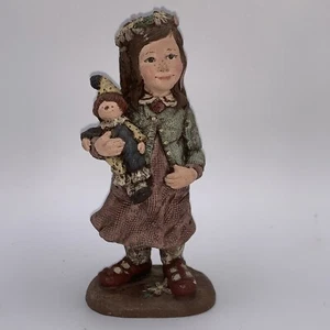 Sarah's Attic Jewel #59 Figur signiert limitierte Auflage Juni 1993 Mädchen mit Clown Puppe - Bild 1 von 12