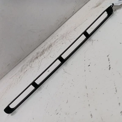 Fiat 500 Upper Grill Grille Vent2017 2016 2015 2014 2013 2012 - Image 1 of 4