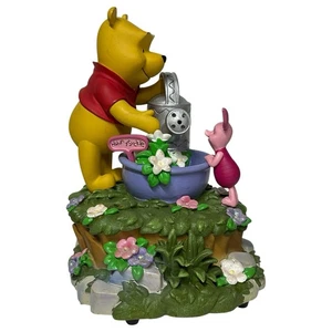 Disney Winnie The Pooh & Piglet Musical Escritorio Fuente de Agua Batería SIN USAR - Imagen 1 de 13