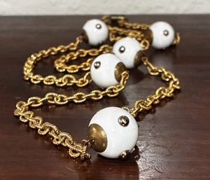VTG FRENCH Mod 60s White LUCITE & Gold Tone Brass FLAPPER Length NECKLACE RARE - Picture 1 of 9