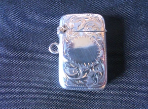 Solid Silver Ornate Vesta Case Hallmark Date 1902 Birmingham By W H Leather & So - Picture 1 of 8