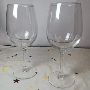 Juego de 2 copas de vino altas transparentes de 7 1/2" - Imagen 1 de 5
