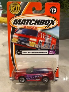 2002 Matchbox Stile Champs Ford MUSTANG Convertible #12 - Rosso - Foto 1 di 1