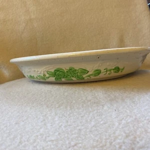 "Plato para hornear pastel de 10-3/4"" vintage HOMER LAUGHLIN verde floral en relieve" - Imagen 1 de 9
