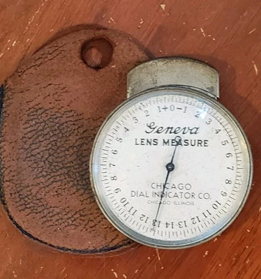 Geneva Lens Measure Chicago Dial Indicator Co., Opticians Tool & case old, works - Image 1 of 4