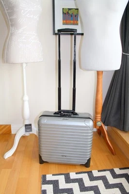 RIMOWA Salsa Business Trolley, IATA Cabin Trolley I, Polycarbonat, Traum ! - Bild 1 von 4