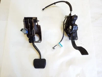 Pedales de freno/acelerador de ajuste de potencia | Se adapta a Lincoln Navigator 15 16 17 Foto 1 de 4