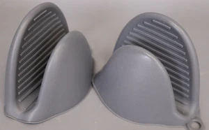 Thick Silicone Oven Mitt Pot Holders, Mini Oven Gloves, Heat Resistant (Grey) - Picture 1 of 5