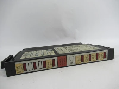 CTI RCM-2030 Rev.12 Output Module 5A@15-240VAC 8 Point *Crack to Case* USED - Image 1 of 4