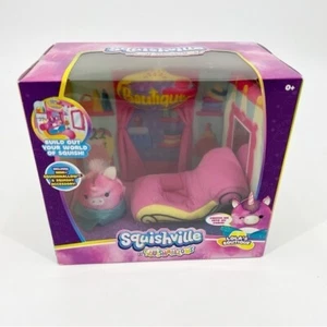 Nuevo en caja Juguete de peluche Squishville de Squishmallows Lola's Boutique rosa unicornio - Imagen 1 de 4
