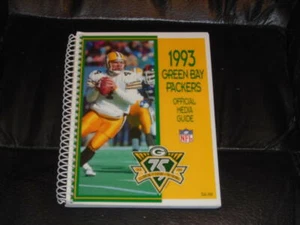 1993 PACKERS NFL FOOTBALL MEDIA GUIDE BRETT FAVRE NEAR MINT - Picture 1 of 1