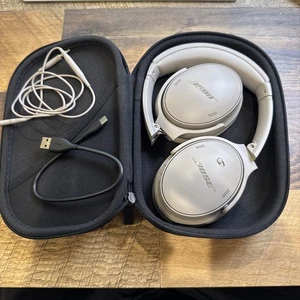 Cuffie wireless Bose Quietcomfort arenaria - Foto 1 di 2
