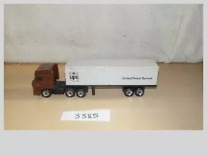 1987 Matchbox DAF3300 Space Cab UPS Tractor Trailer 1:86 Scale - Picture 1 of 6