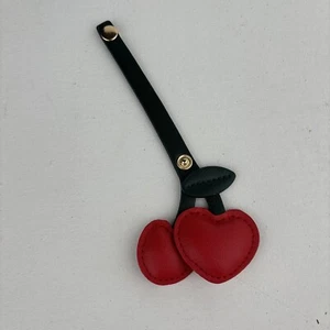 Kirsche Taschenanhänger Schlüsselanhänger Schlüsselanhängsel rot Kunstleder neu im Paket - Bild 1 von 5