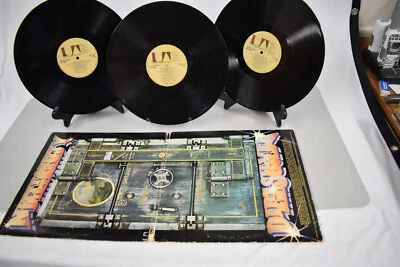 Nitty Gritty Dirt Band Dirt, Silver & Gold 3 X LP records UA-LA670 1976 VG++ - Image 1 of 2