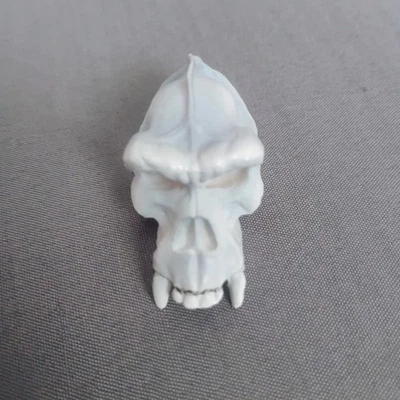 GORILLA SKULL from Mezco Toyz King Kong Of Skull Island PX Exclusive Black White - Image 1 of 2