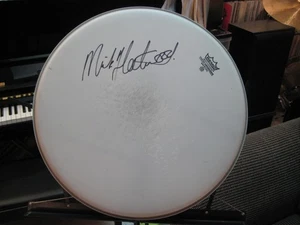 Mick Fleetwood signiertes 17" Trommelfell - Bild 1 von 1