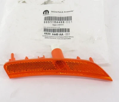 正品原始设备制造商 Mopar 克莱斯勒 68206449AA 发球杆 LH 侧标记灯 2015 - 2017 200 — 第 1/4 张图片