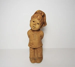 Lee Bortin scultura in argilla bambina con volto curioso atteggiamento originale firmata - Foto 1 di 6