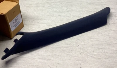 Lincoln Town Car 2001-2002 OEM lado izquierdo parabrisas pilar moldura 1W1Z-5403599-AAC Foto 1 de 4