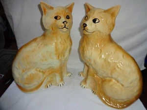 Vintage Pair of Large Staffordshire Cats Height 30 x 22 x 12 cm - Picture 1 of 6