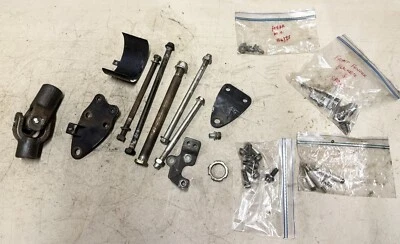 '90 1990 INTRUDER 1400 VS1400 FRAME BOLTS & OTHER HARDWARE NUTS WASHERS SUZUKI Foto 1 de 4