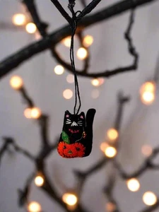 Primitive Handcrafted Halloween Felt 2” Black Cat w/Jack O Lantern Ornament - Picture 1 of 3