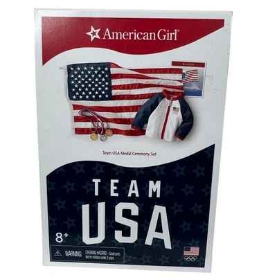 美国女子队美国奥运会奖牌仪式套装带夹克、旗帜和小册子 2020 — 第 1/4 张图片