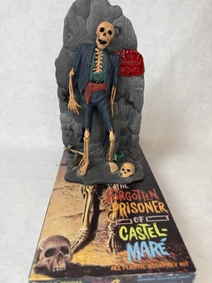 THE FORGOTTEN PRISONER OF CASTEL MARE Built Up Model, PRO PAINTED; SEE PHOTOS - Image 1 of 4