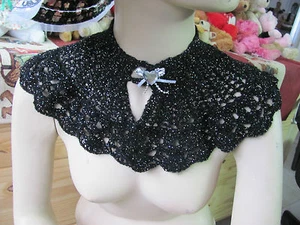 HANDGEMACHTER GEHÄKELTER KRAGENSCHAL CAPELET SCHWARZ LUREX ACRYLWOLLE URLAUB GESCHENK - Bild 1 von 12