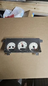 2004 Chrysler Pt Cruiser Speedometer Instrument Cluster Gauge OEM. - Picture 1 of 3