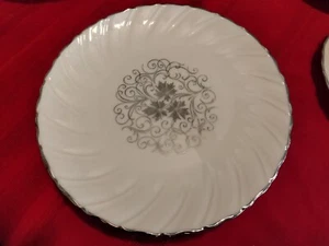 Set for 4 LENOX Valera 8 Piece Dinnerware China Set - Vintage + Luxury - Picture 1 of 6