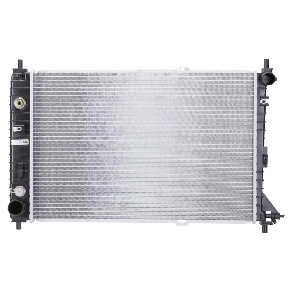 Conjunto de radiador TYC 2139 para Ford Mustang 97-04 Foto 1 de 4