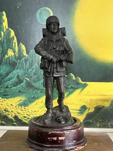 BALLANTYNES OF WALKERBURN COMBAT SOLDIER IFOR ORNAMENT/FIGURE REME - Picture 1 of 10