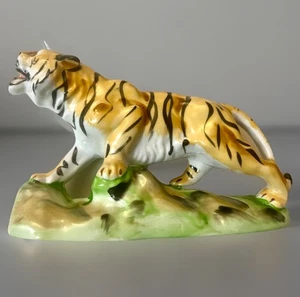 Bengal Tiger Vintage Ceramic Figurine Statue Made in Japan Artmark Gold Eyes - Picture 1 of 6