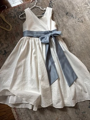 Azazie Flower Girl Dress Size 6 - Image 1 of 4