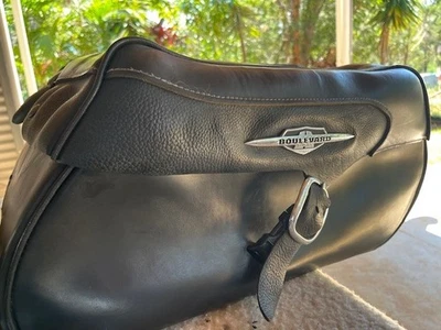 Bolsas de sillín originales OEM SUZUKI Boulevard C109RT de cuero con soportes originales Foto 1 de 4