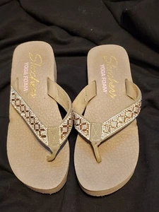 Skechers Women's Platform Flip Flop Sandals Taupe Vinyasa Lotus Size 7 - Picture 1 of 5