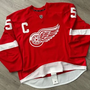 Camiseta Team Issue Nicklas Lidstrom Detroit Red Wings 56 Reebok Auténtica Corte Profesional - Imagen 1 de 9