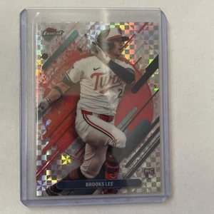 2025 Topps Finest Brooks Lee Rare Checkerboard Refractor RC - Bild 1 von 2