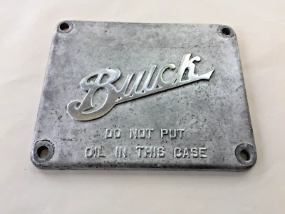 LETRERO DE CUBIERTA DE RADIADOR O BLOQUE DE MOTOR BUICK TEENS OR 20S #15434, OEM GM Foto 1 de 4